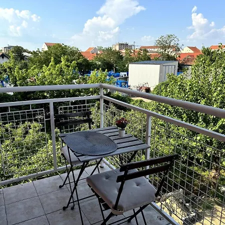 Lovely Modern 1-bedroom With Balcony Lägenhet *